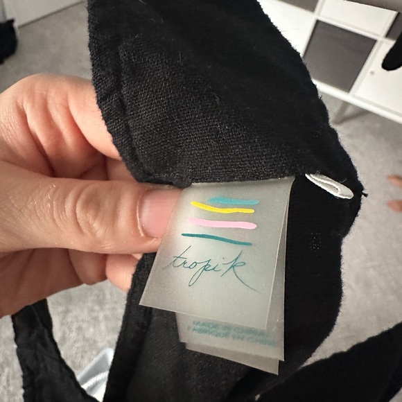 Chic Black Sleeveless Jumpsuit - Picture 3 of 5